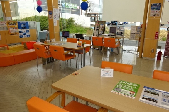 蒲郡店_商談コーナー