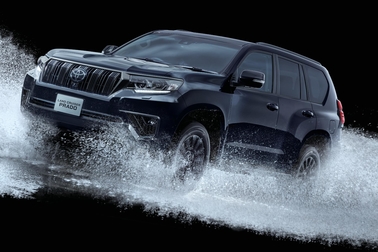 特別仕様車TX“Lパッケージ・Black Edition”(2.8Lディーゼル車7人乗り)