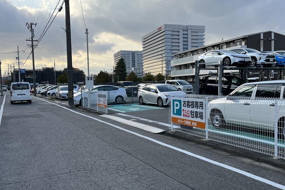 刈谷店　駐車場