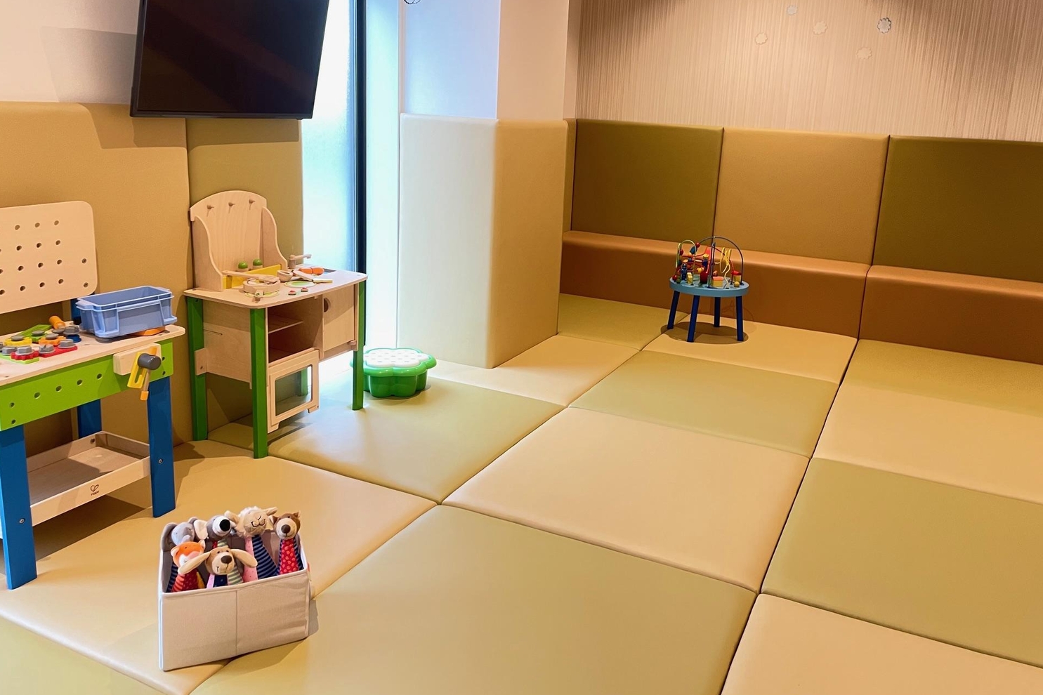 トヨタカローラ愛知 野並店_キッズスペース_1